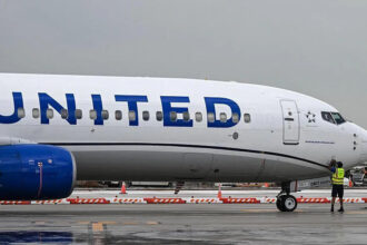 United Airlines Resumes Flights After Nationwide Technology Glitch Causes Widespread Delays